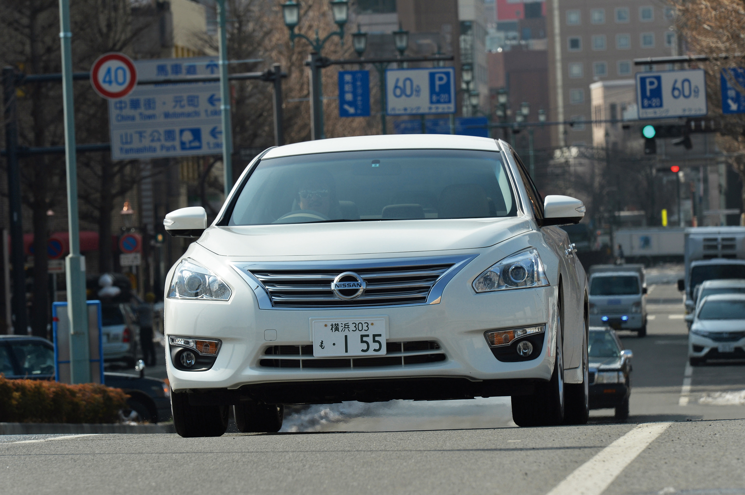 日産ティアナ 走り画像