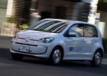 [動画]フォルクワーゲンの電気自動車が日本公道を初走行