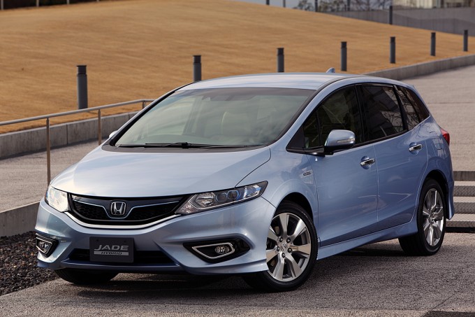 立体駐車場に入れるホンダ新型・低全高HVミニバン登場