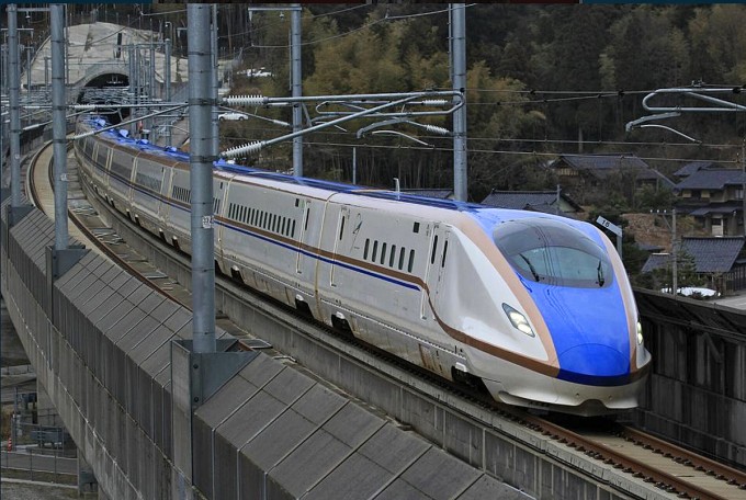 W7系新幹線レプリカ・レンタカーを駅レンが導入