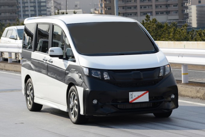 SCOOP! 新型ステップワゴン公道テストをキャッチ!
