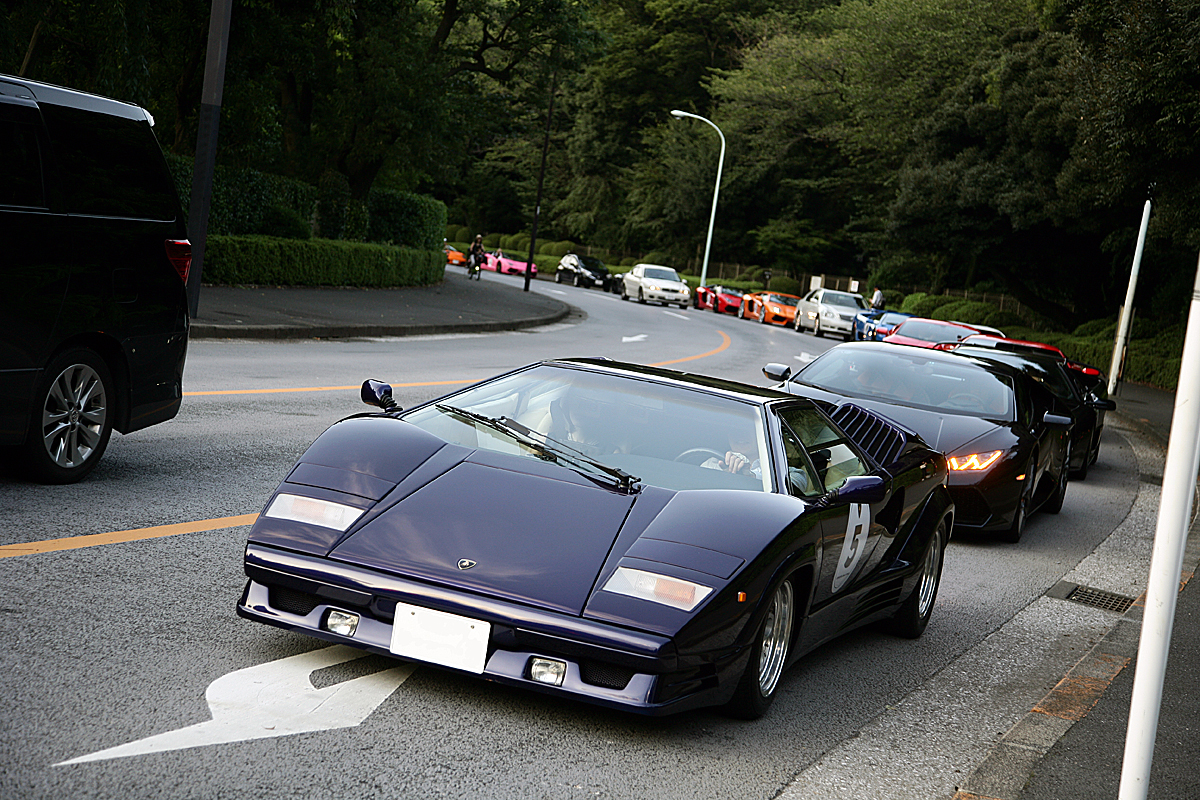 歴代ランボルギーニが集結したアヴェンタドールsv発表会 自動車情報 ニュース Web Cartop 歴代ランボルギーニが集結したアヴェンタドールsv発表会 自動車情報 ニュース Web Cartop