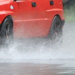 [大雨対策]ハイドロプレーニング現象を知って雨の日も安心！