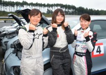 マツダが結成した女性チームが電気自動車レースに参戦