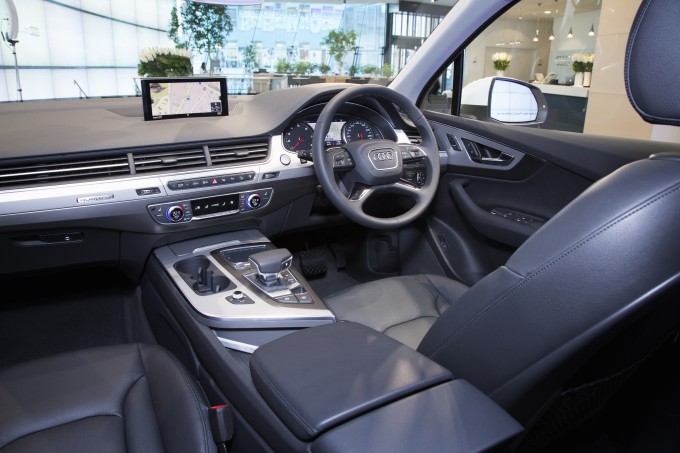 Audi_Q7_interior