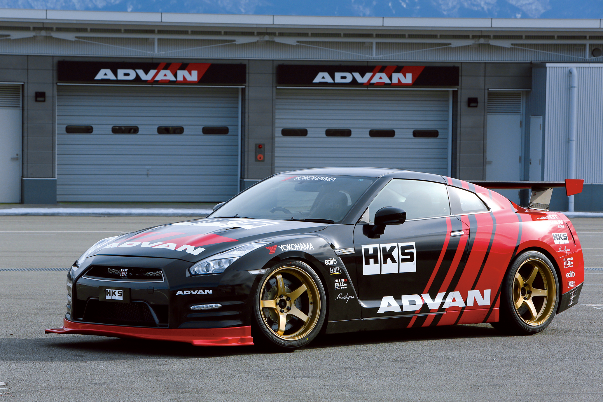 HKS ADVAN GT-R 35 〜 画像2