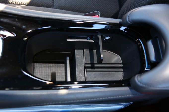 画像ギャラリー 試乗 Suv新車販売台数1位 ホンダ Vezel ヴェゼル が人気のワケとは 画像3 自動車情報 ニュース Web Cartop