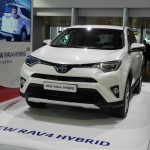 トヨタ新型RAV4ハイブリッドのカッコ良さにドッキリ