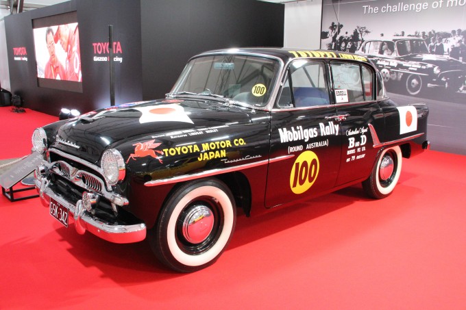 WEB CARTOP1957_ Toyopet Crown DeLuxe Type RS10 Australia Mobile-gas Trial“Around Australia”Spec.（Replica）