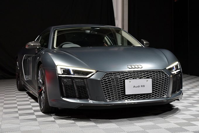 日本に導入された待望の2代目アウディR8はなんと限定100台！ | 自動車