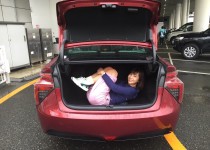 【グラドルかえちゃんコラム】燃料電池車のトヨタ・ミライって普通以上に走っちゃいます！