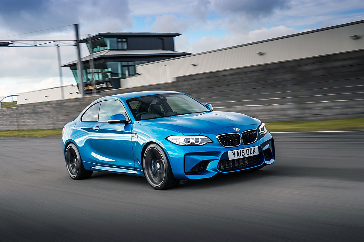 P90213259-bmw-m2