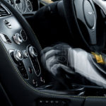 【画像】【激レア】今の時代にMTで乗れるスーパーカー「アストンマーティンV12ヴァンテージS」が登場 〜 画像7