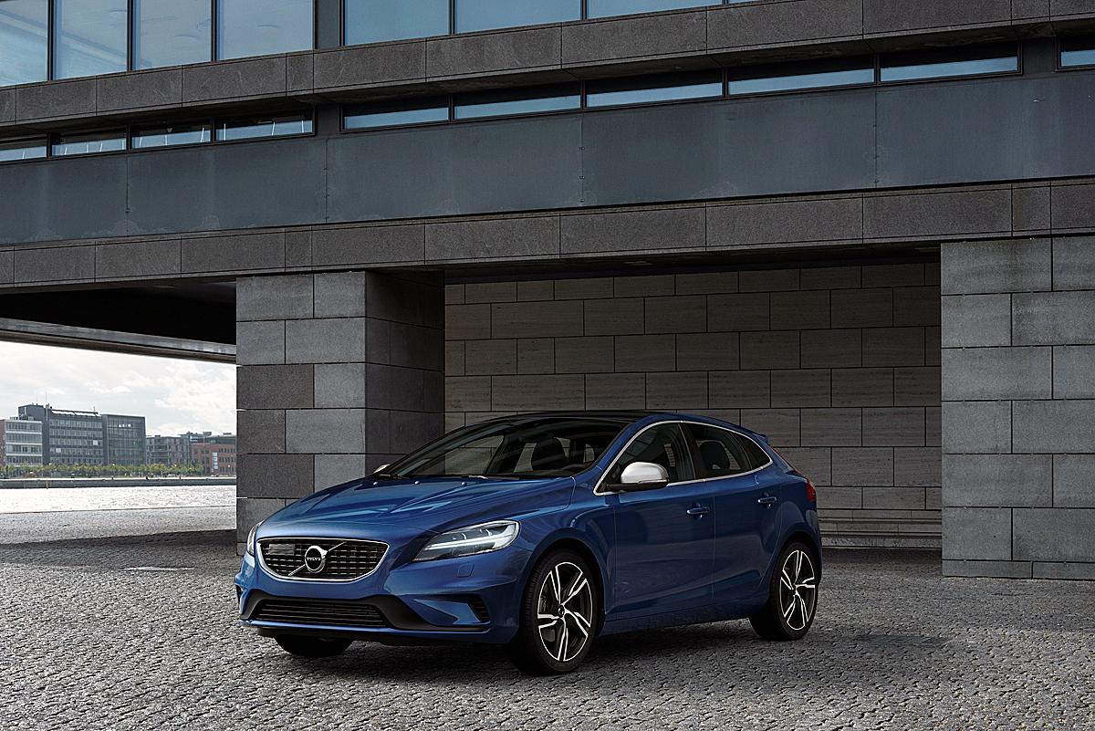 Volvo V40 T5 R-design Location 3/4 Front