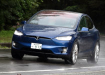 【試乗】加速でシートに身体がめり込む！　テスラ･モデルXはスーパーSUV