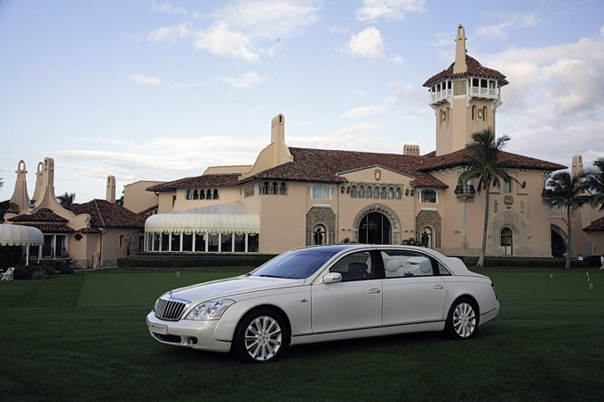 Das Maybach Landaulet vor dem Mar-a-Lago Club. Maybach Golf Cup Finale, 1. Dezember 2007, West Palm Beach, Florida USA. ; The Maybach Landaulet in front of the Mar-a-Lago club. Maybach Golf Cup Final, December 1st, 2007, West Palm Beach, Florida, USA.;