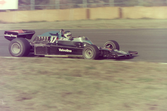 1976_shadow-dn5b