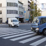 【画像】左折の列の合間に割り込んでくる対向車線からの右折はアリ？ 〜 画像5