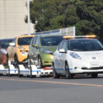 【画像】【日産追浜工場で実用化】無人のリーフが完成車を運ぶ！ 〜 画像1