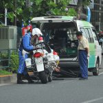 【画像】白バイが路肩に停車するときハンドルを右に切るのはなぜ？ 〜 画像2