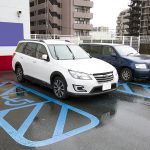 【画像】駐車場の車いすマークのエリアは誰が利用すべきか？ 〜 画像1