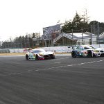 【画像】筑波サーキットでGTマシンがマジバトル！　神風右京が現役ドライバーを退け見事優勝 〜 画像5