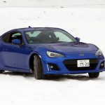 【ムービー】ドリキン土屋圭市が雪上でスバルBRZとWRX S4を振り回す！