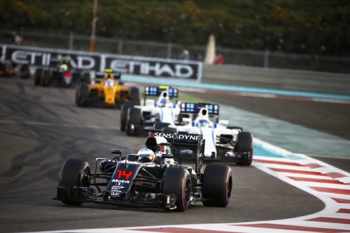 Yas Marina Circuit, Abu Dhabi, United Arab Emirates. Sunday 27 November 2016. World Copyright: Andy Hone/LAT Photographic ref: Digital Image _ONZ0093