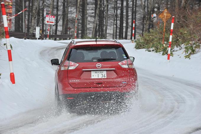 【噂の真相】雪道で4WDが威力を発揮するのは発進だけって本当？