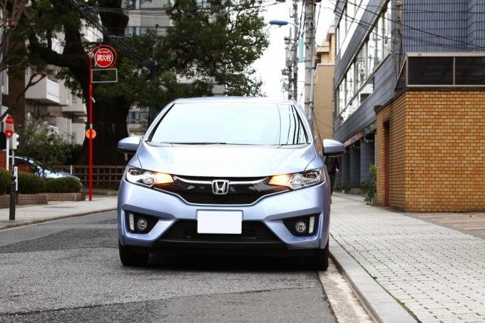 歩道に乗り上げて駐車していいのか