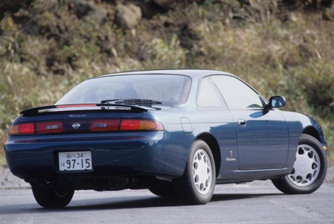ニッポンの名車】走りは良くも不人気だった不遇の日産S14型シルビア