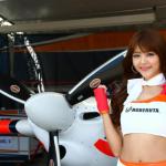 【画像】飛行機と美女の共演！　レッドブルエアレースのレースクイーン画像91点 〜 画像22