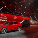 【画像】ジャガーの小型SUV「E-PACE」が世界初公開！　ロングジャンプのギネス世界記録を樹立 〜 画像15