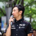 【画像】丸の内を佐藤琢磨選手がカートで走行！　「MARUNOUCHI SPORTS FES 2017」がスタート 〜 画像3