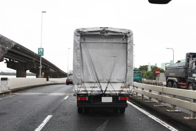 高速道路のトラックマーク