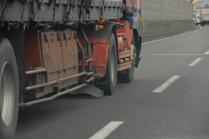 高速道路のトラックマーク