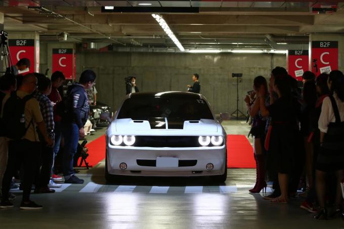 TOKYO GIRLS CAR COLLECTION