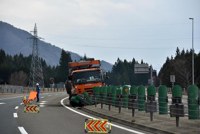 高速道路の大型トラック