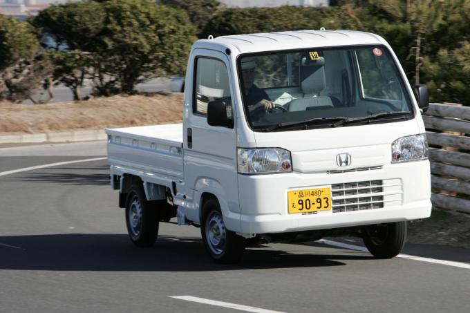 小型車のFF全盛時代になぜ軽トラや軽ワンボックスはリヤ駆動ばかりなのか？