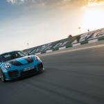 【画像】【試乗】まわりのクルマが止まって見える！　ポルシェ911 GT2 RSの速さは瞬間移動のよう 〜 画像224