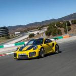 【画像】【試乗】まわりのクルマが止まって見える！　ポルシェ911 GT2 RSの速さは瞬間移動のよう 〜 画像20