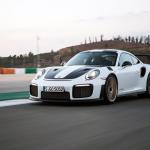 【画像】【試乗】まわりのクルマが止まって見える！　ポルシェ911 GT2 RSの速さは瞬間移動のよう 〜 画像274