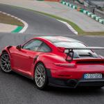 【画像】【試乗】まわりのクルマが止まって見える！　ポルシェ911 GT2 RSの速さは瞬間移動のよう 〜 画像345