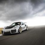 【画像】【試乗】まわりのクルマが止まって見える！　ポルシェ911 GT2 RSの速さは瞬間移動のよう 〜 画像154