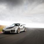 【画像】【試乗】まわりのクルマが止まって見える！　ポルシェ911 GT2 RSの速さは瞬間移動のよう 〜 画像157