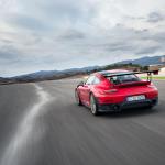 【画像】【試乗】まわりのクルマが止まって見える！　ポルシェ911 GT2 RSの速さは瞬間移動のよう 〜 画像354