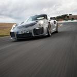 【画像】【試乗】まわりのクルマが止まって見える！　ポルシェ911 GT2 RSの速さは瞬間移動のよう 〜 画像160