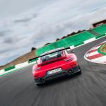 【画像】【試乗】まわりのクルマが止まって見える！　ポルシェ911 GT2 RSの速さは瞬間移動のよう 〜 画像355