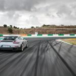 【画像】【試乗】まわりのクルマが止まって見える！　ポルシェ911 GT2 RSの速さは瞬間移動のよう 〜 画像168