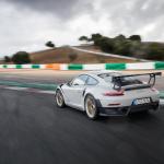 【画像】【試乗】まわりのクルマが止まって見える！　ポルシェ911 GT2 RSの速さは瞬間移動のよう 〜 画像178